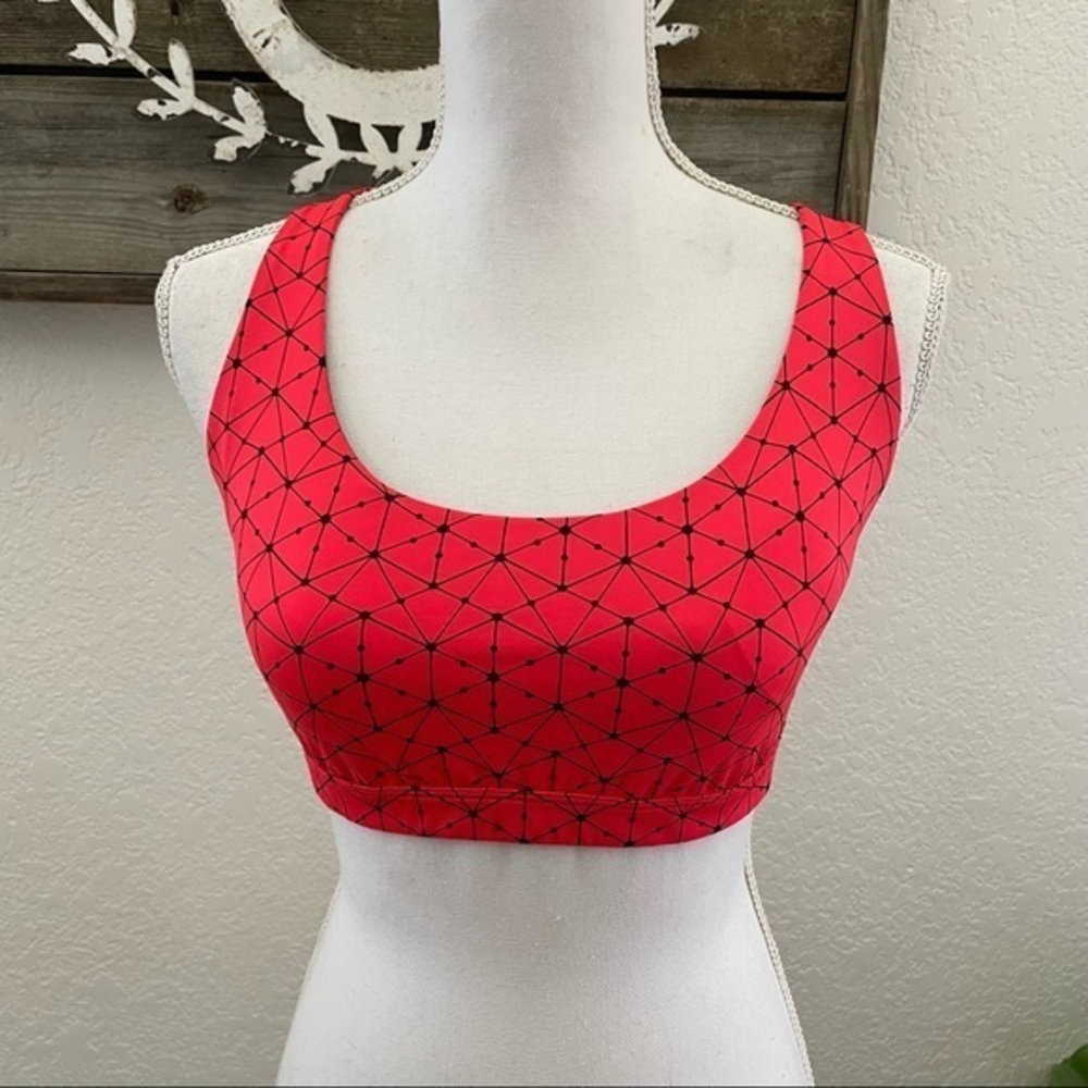 Victoriaβsβ Secret sport red black cross back sports bra size M